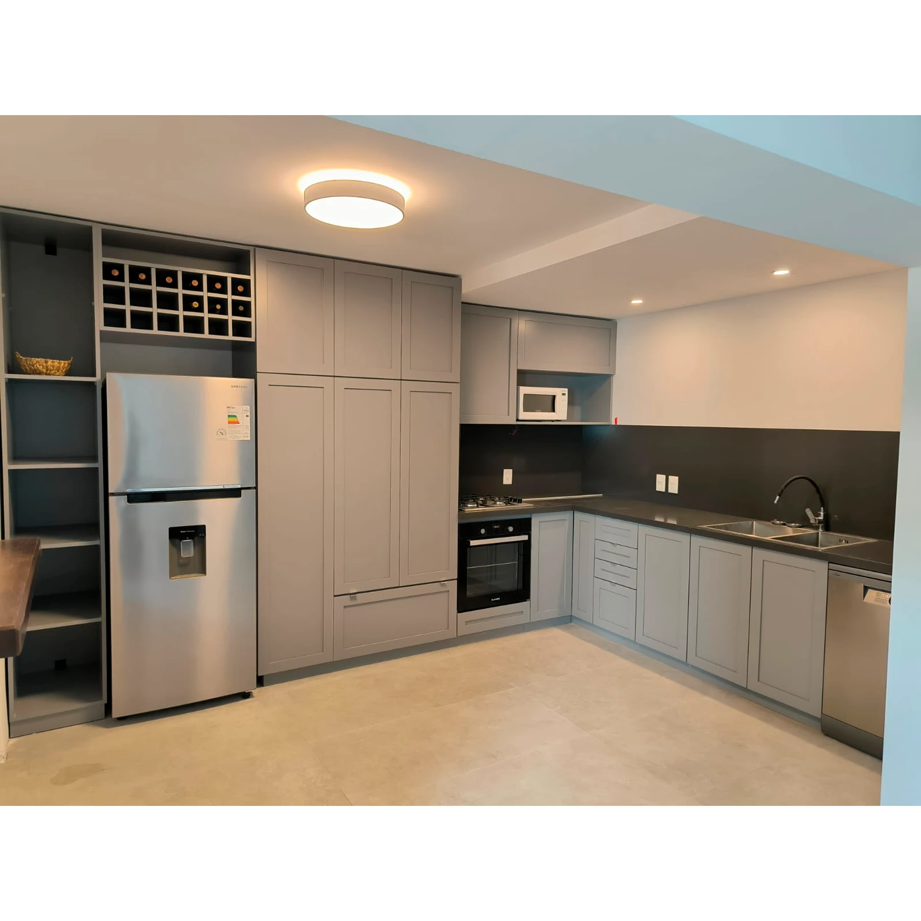 Cocina gris grafito a medida en L - Imagen 10
