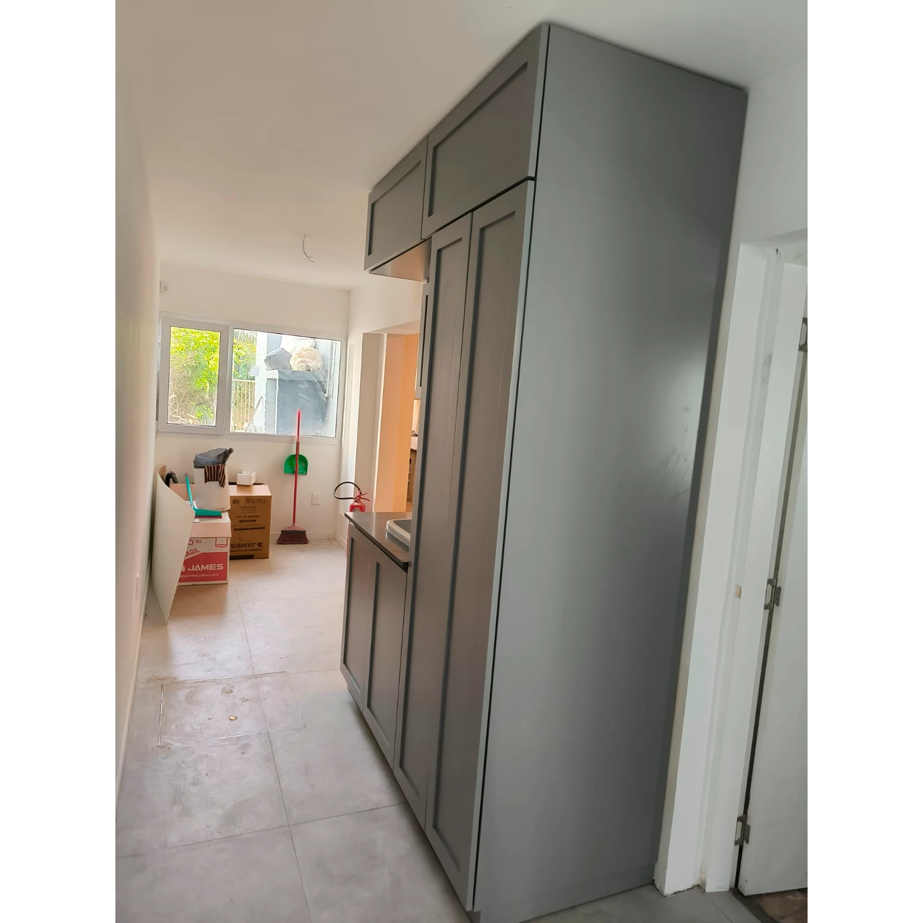 Cocina gris grafito a medida en L - Imagen 8